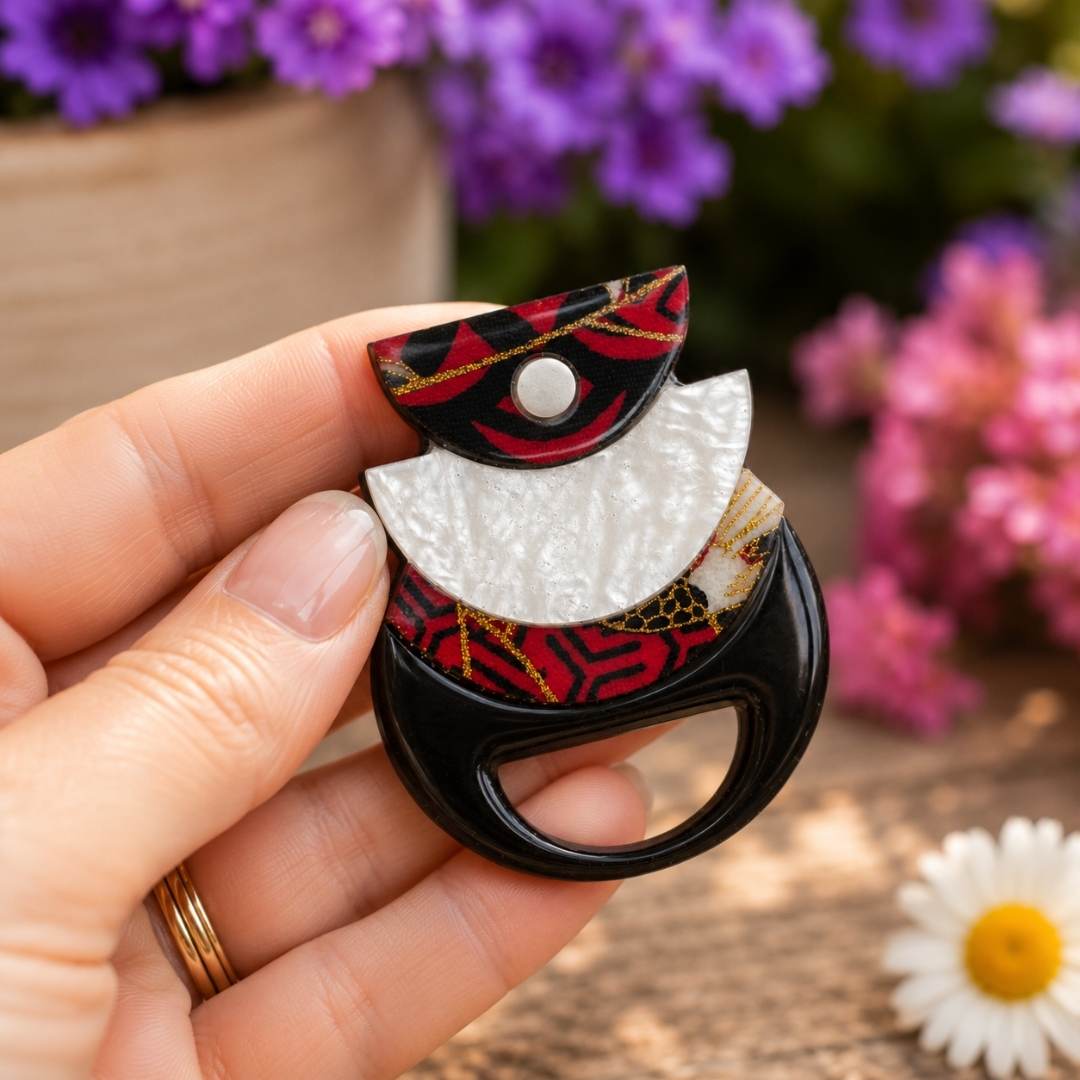Alma - Dual Layer Glasses Brooch