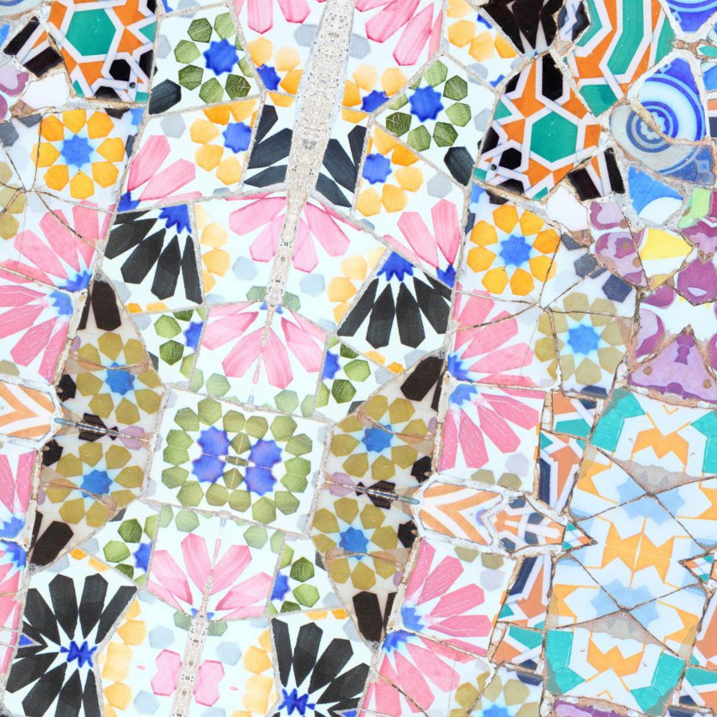 Wren Glasses Brooch (Pink/Blue Multicolour)