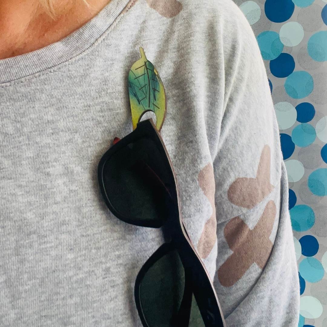 Gum Leaf Glasses Brooch (8 Colors)