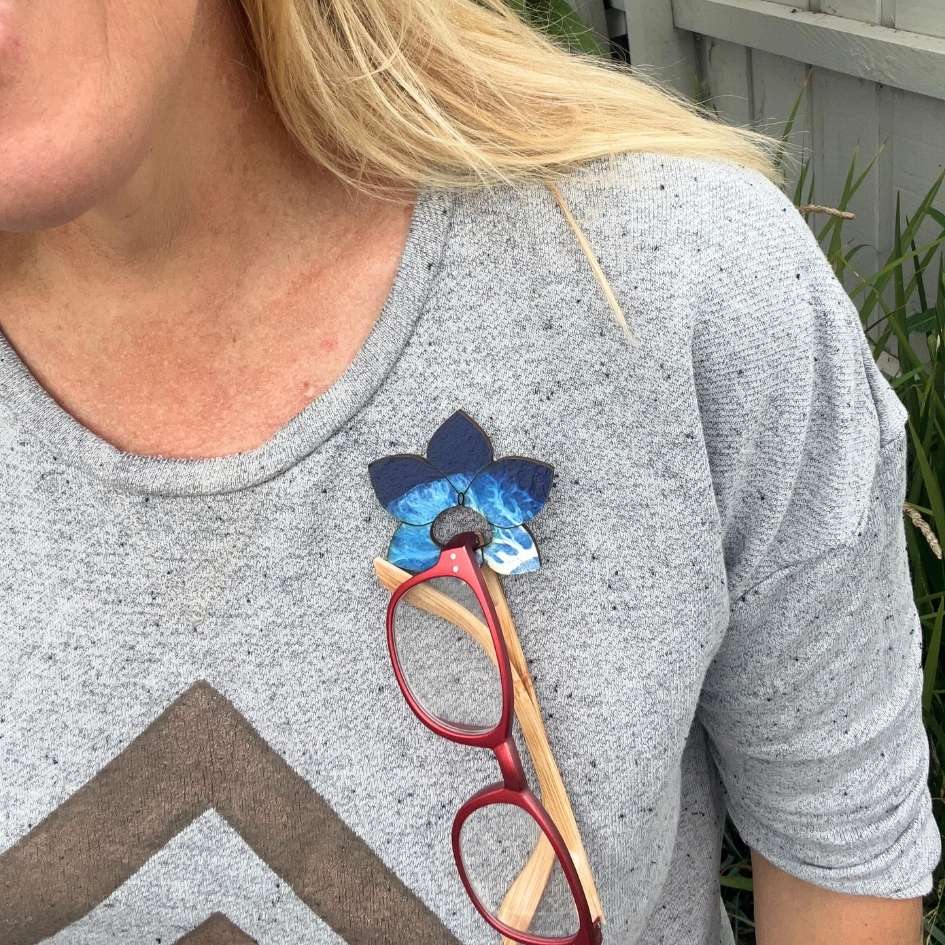 Orchid Glasses Brooch (8 Colors)