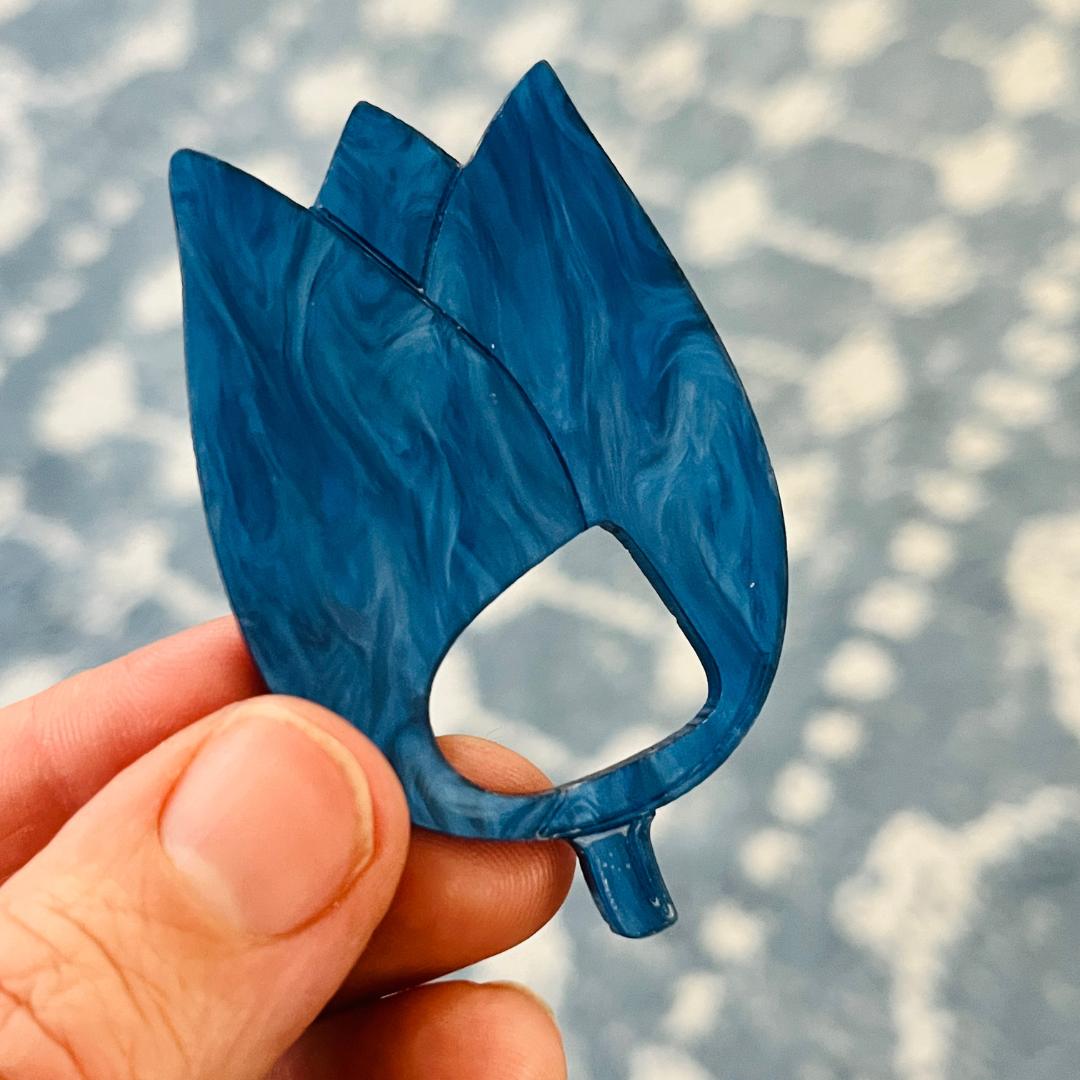 Tulip Glasses Brooch (8 Colors)