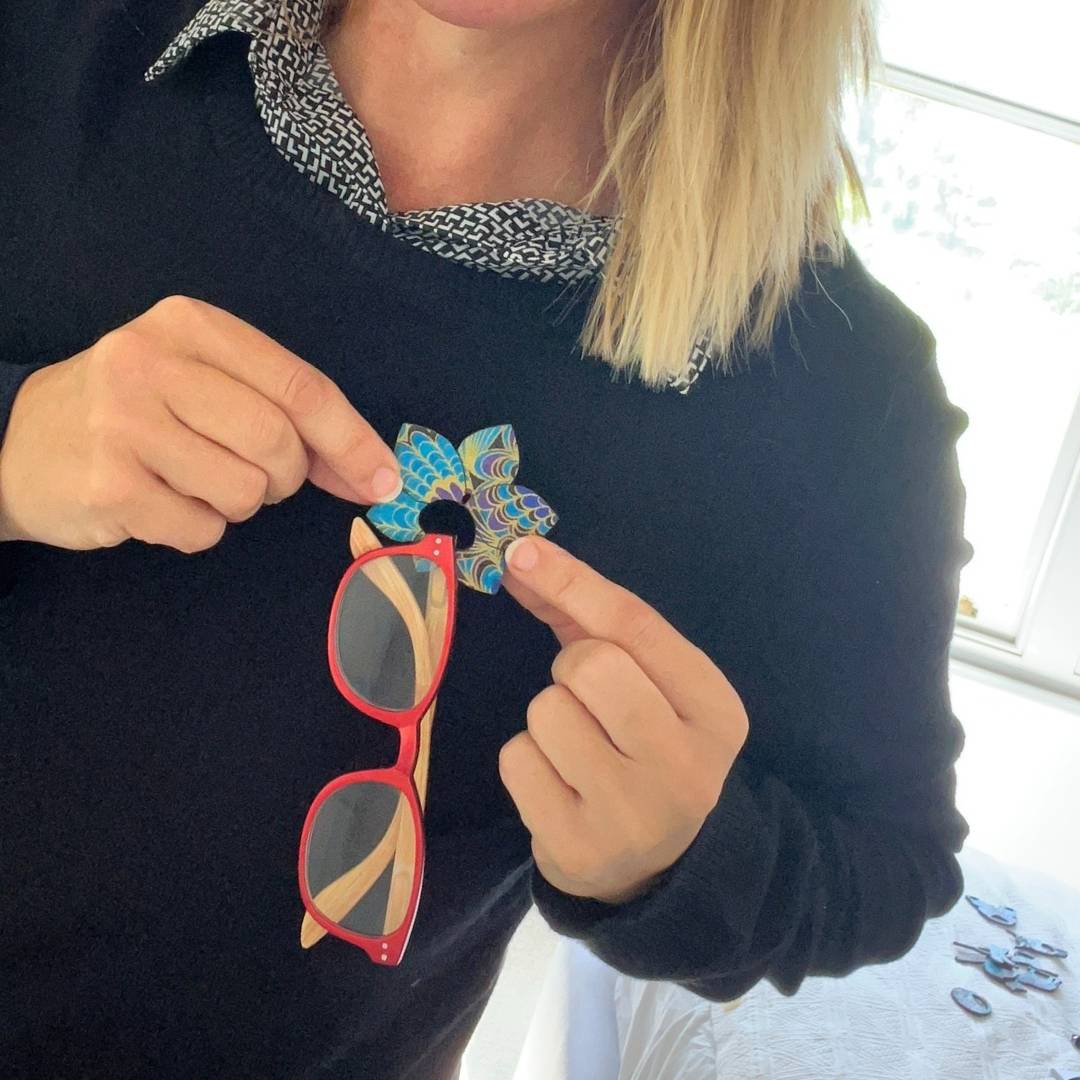 Orchid Glasses Brooch (8 Colors)