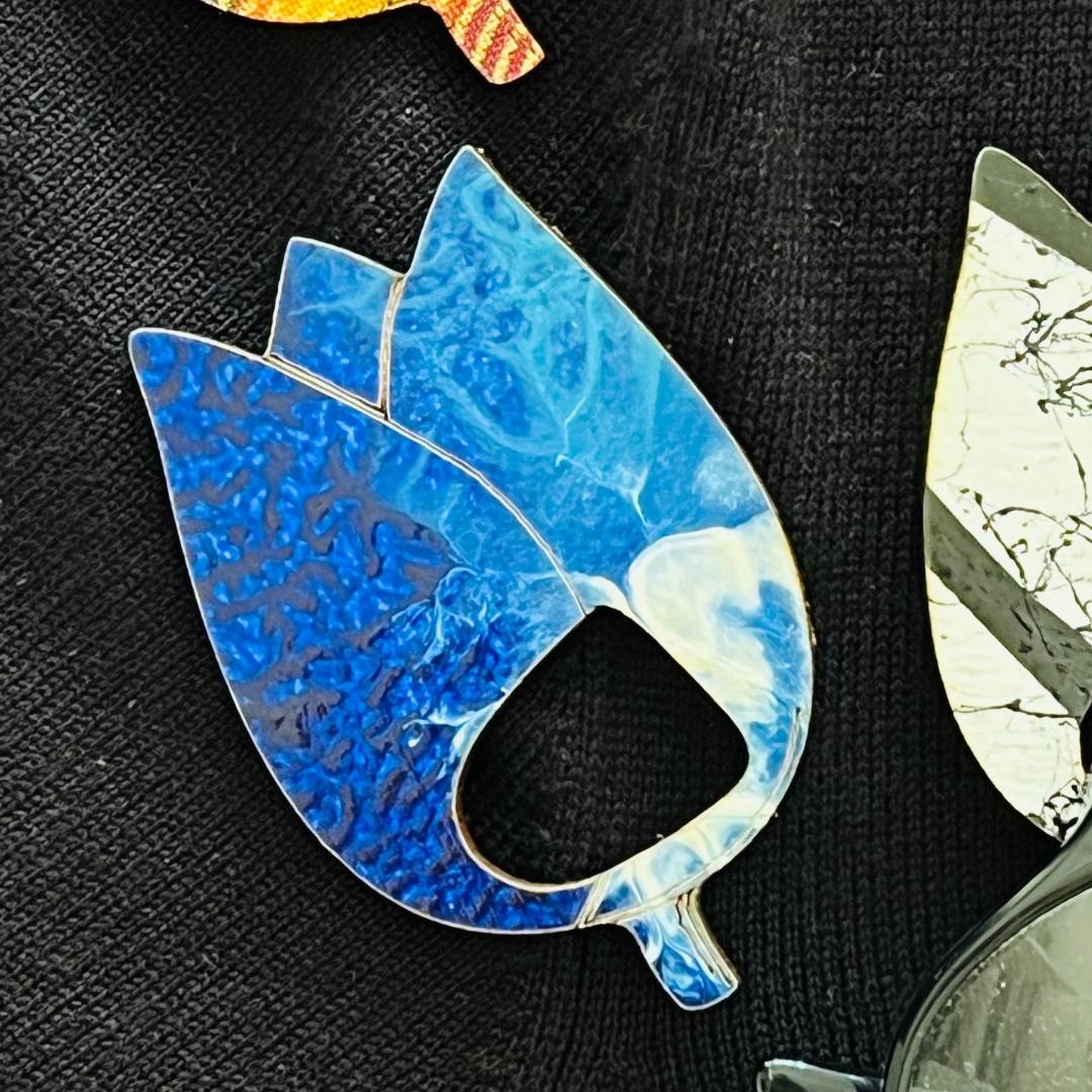 Tulip Glasses Brooch (5 Colors)