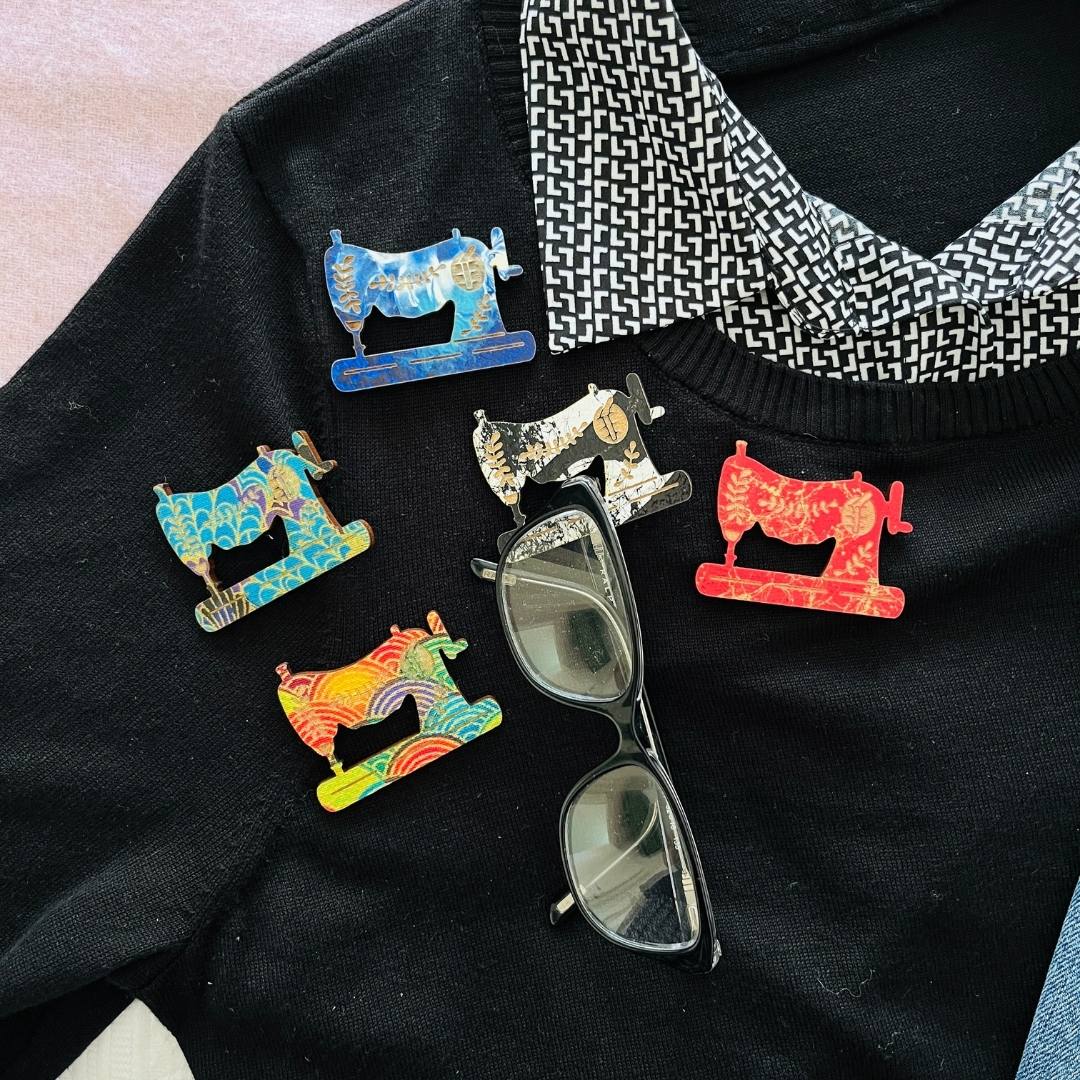 Sewing Machine Glasses Brooch (5 Colors)