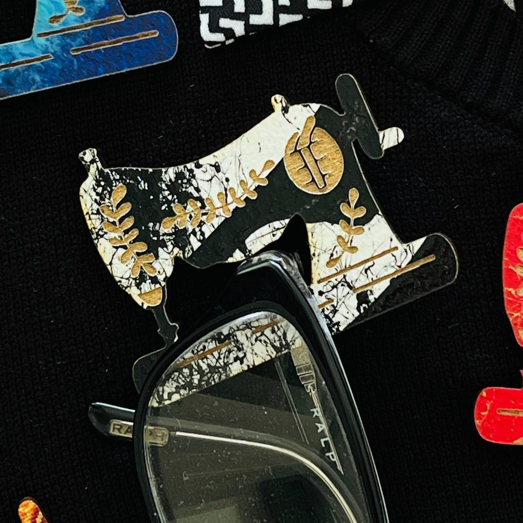 Sewing Machine Glasses Brooch (5 Colors)
