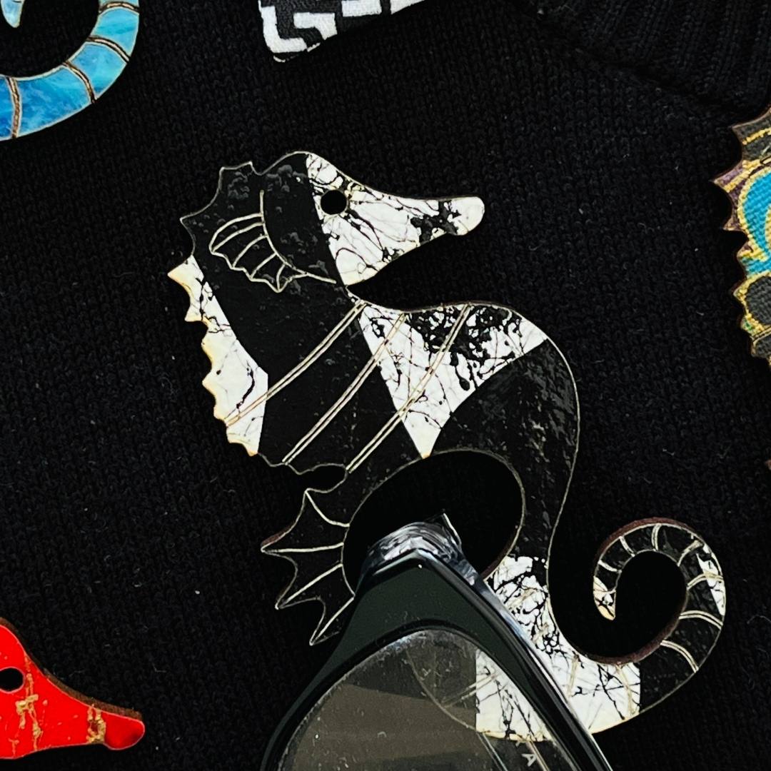 Seahorse Glasses Brooch (5 Colors)