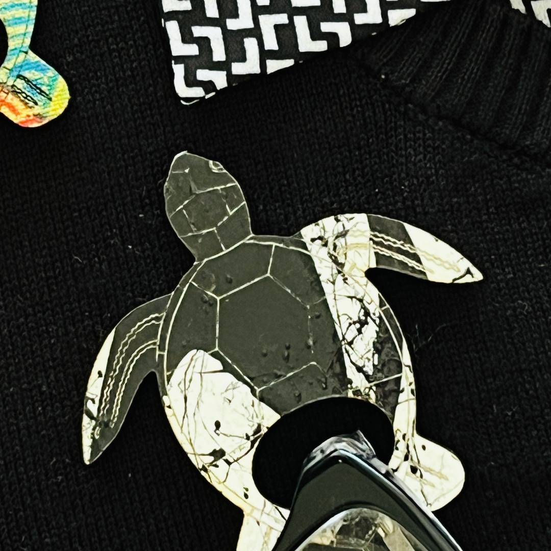 Turtle Glasses Brooch (5 Colors)