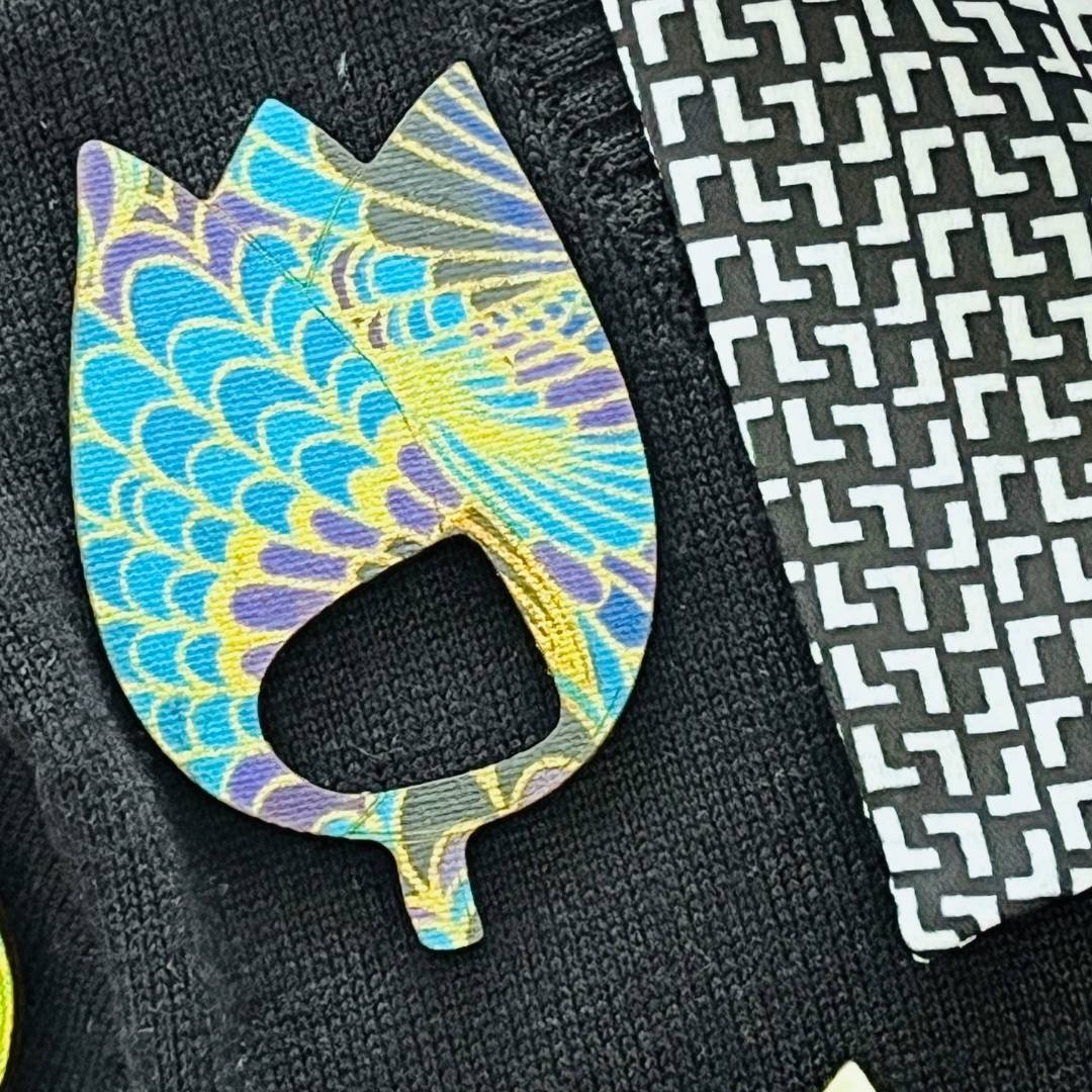 Tulip Glasses Brooch (8 Colors)