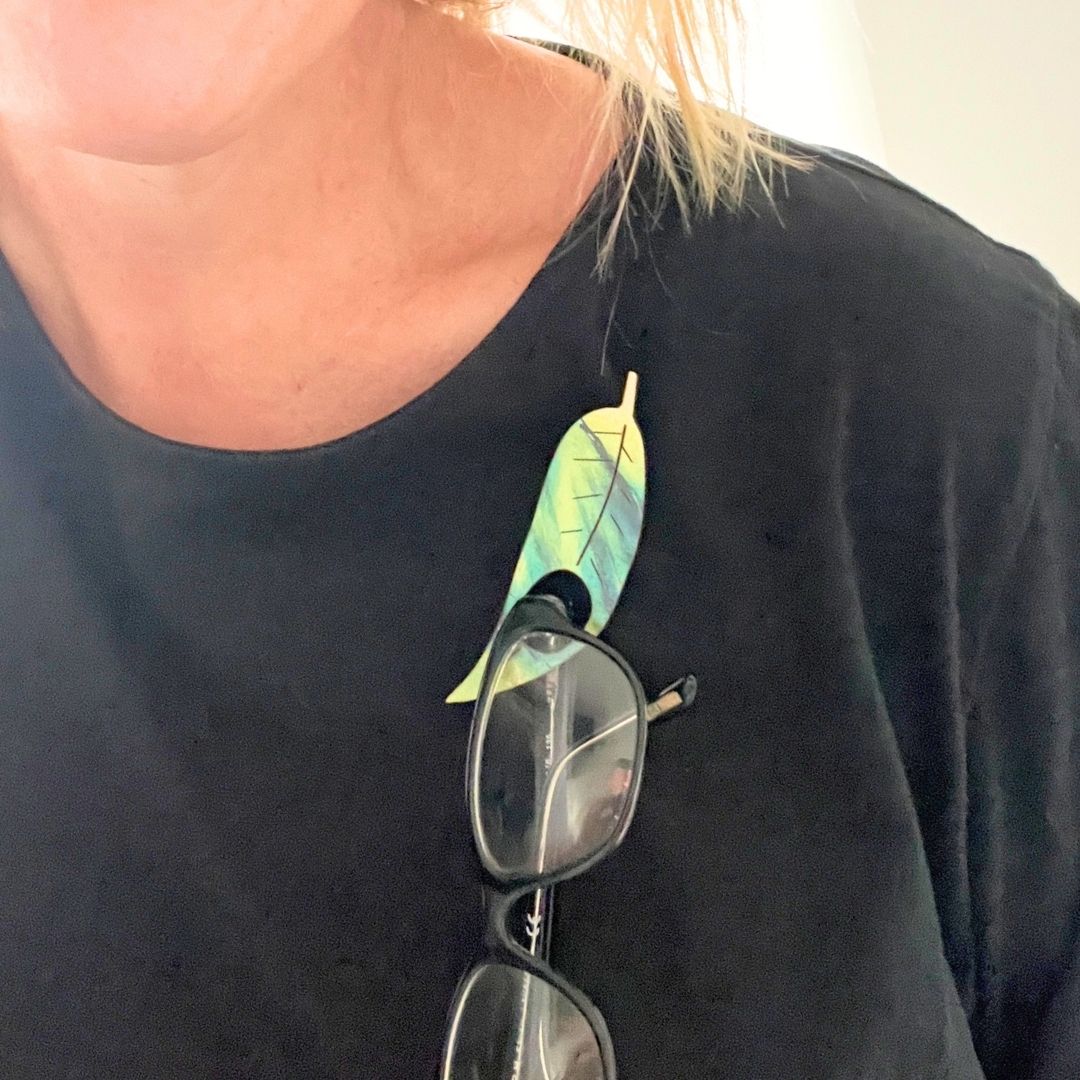 Gum Leaf Glasses Brooch (8 Colors)