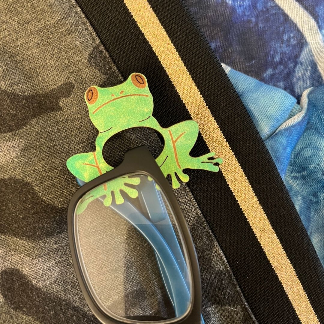 Squatting Frog Glasses Brooch