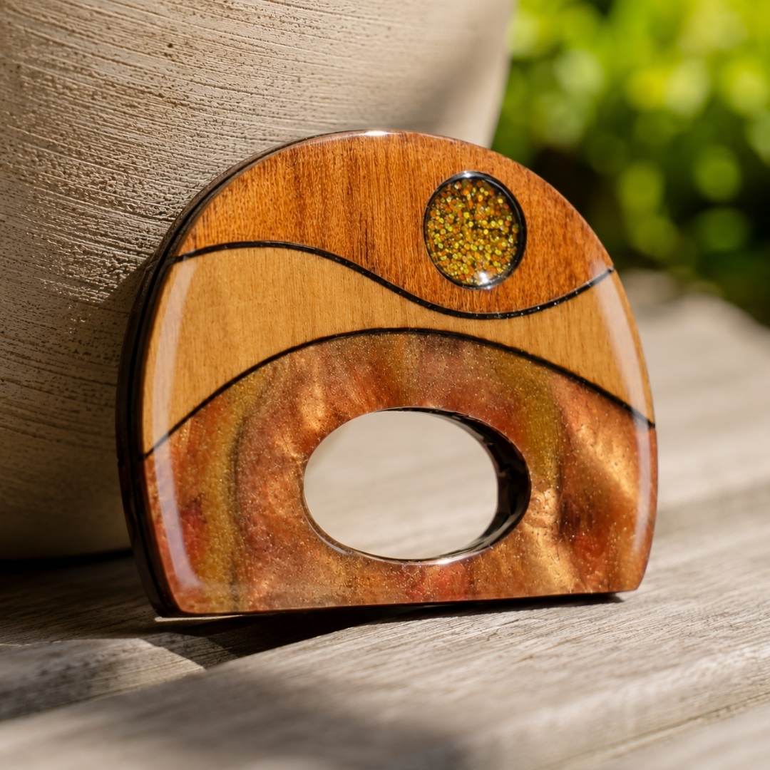 Wooden Horizon - Dual Layer Glasses Brooch