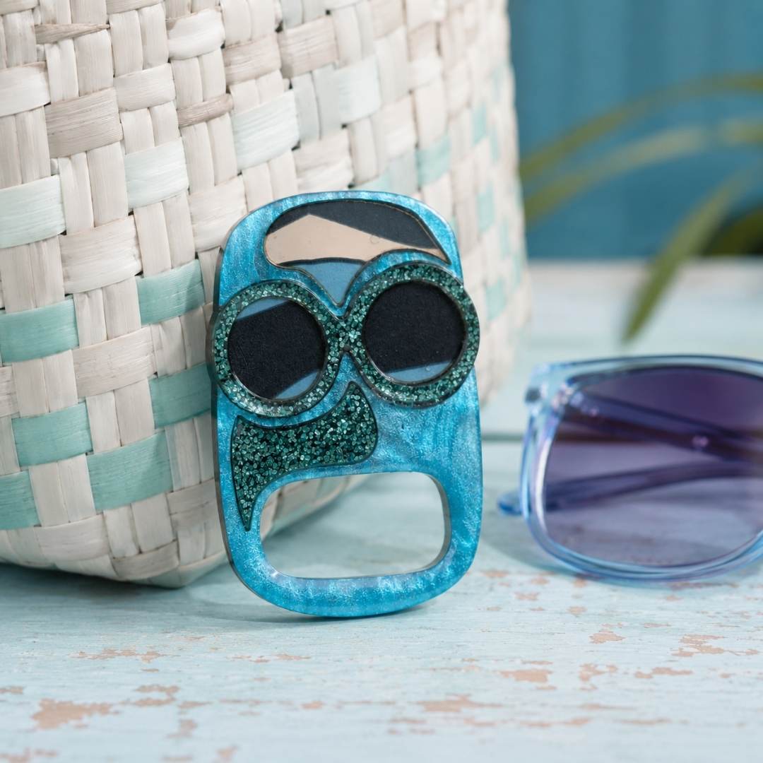 Face No Lips - Dual Layer Glasses Brooch