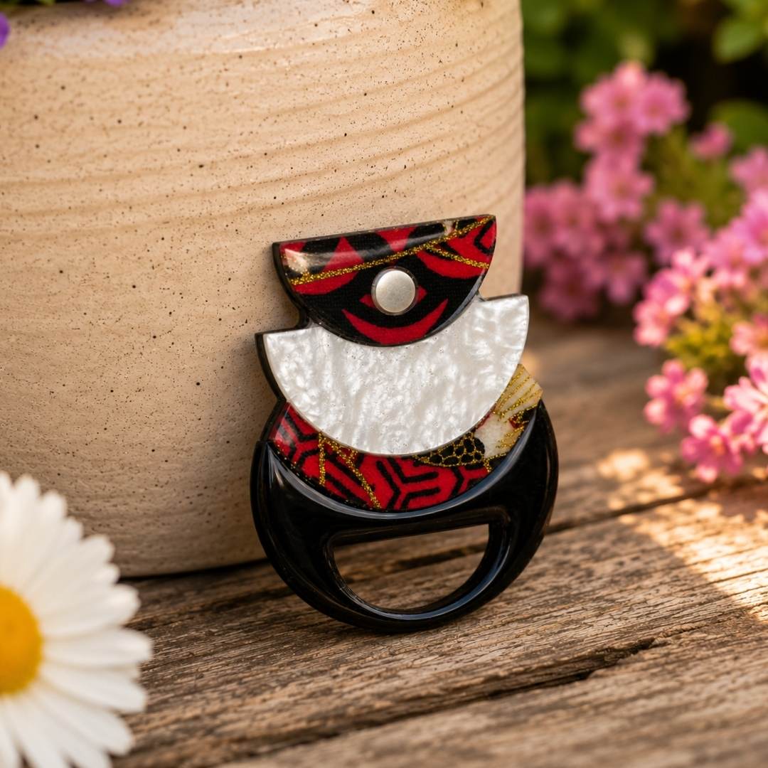 Alma - Dual Layer Glasses Brooch