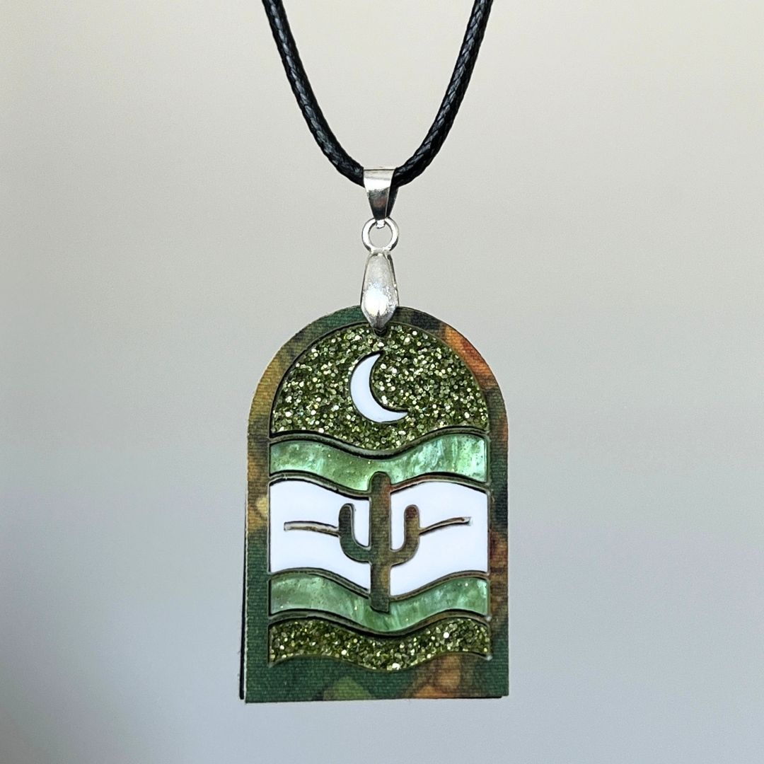 Green 'Lumi' Pendant (FREE Brooch)