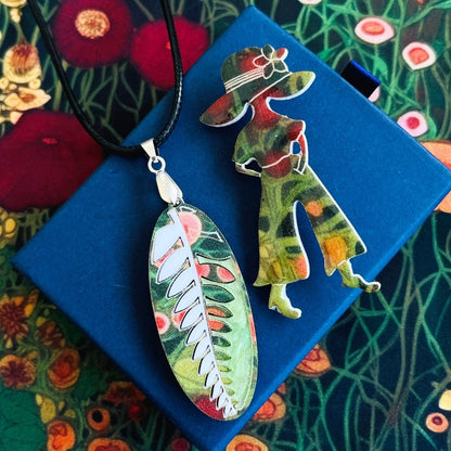 Green 'Fern' Pendant (FREE Brooch)