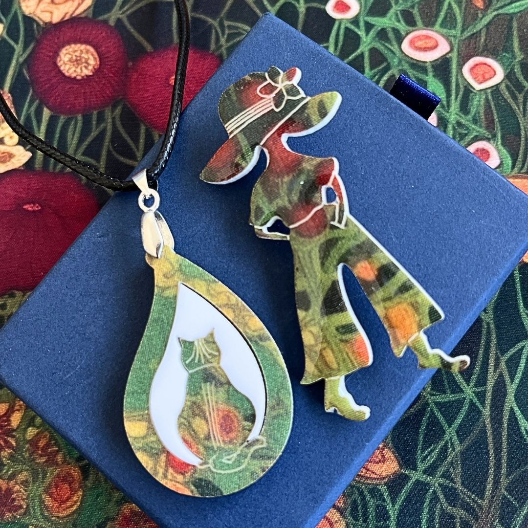 Green 'Rain Cat' Pendant (FREE Brooch)