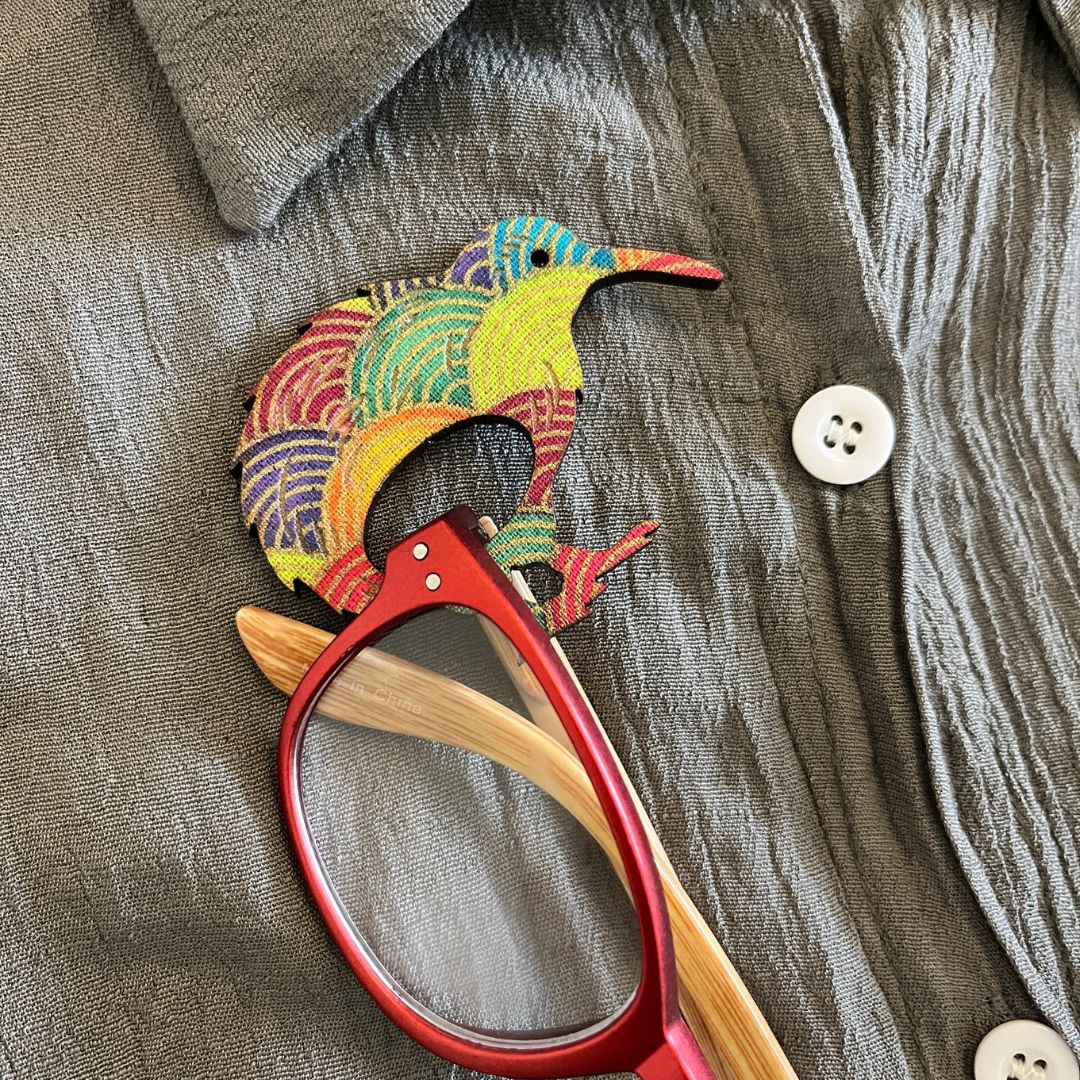 Kiwi Glasses Brooch (4 Colors)