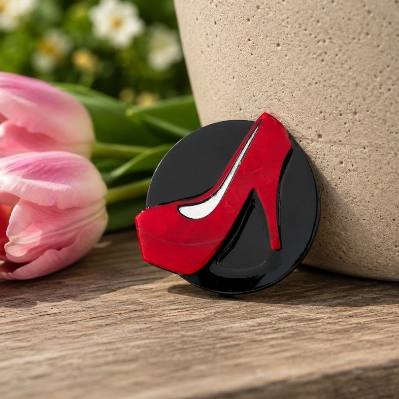 'High Heel Show' Magnetic Brooch