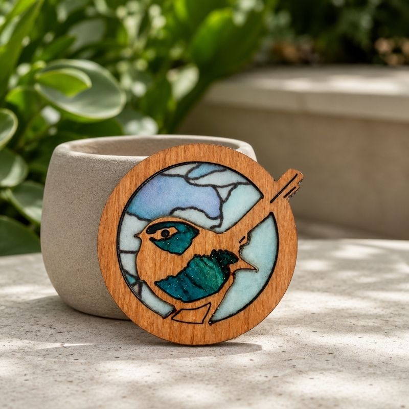 'Framed Wren' Magnetic Brooch