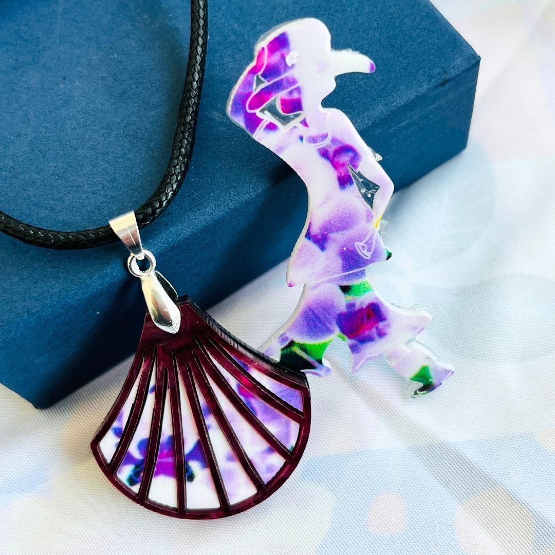 Pink 'Tilly' Pendant (FREE Brooch)