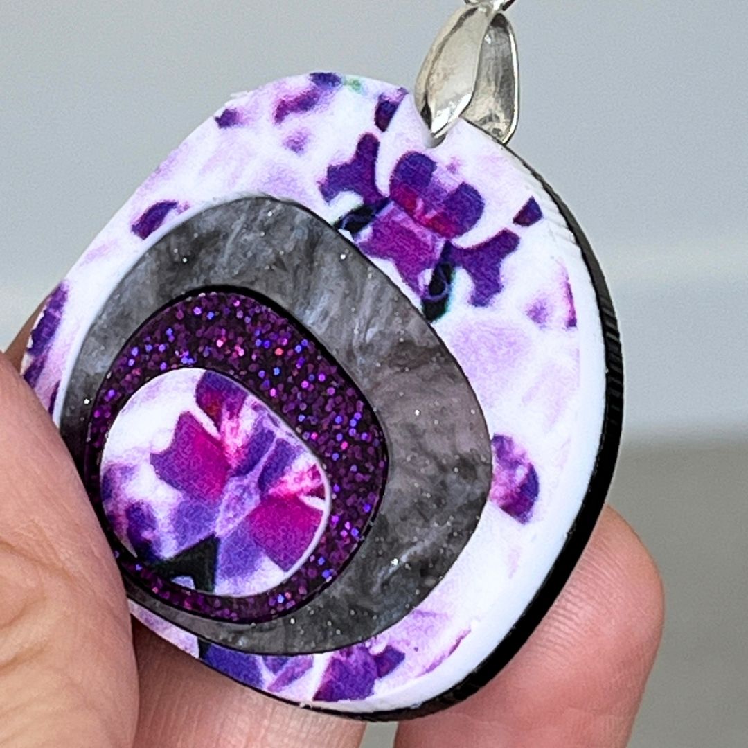 Pink 'Nova' Pendant (FREE Brooch)