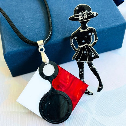 Red & Black 'Jade' Pendant (FREE Brooch)