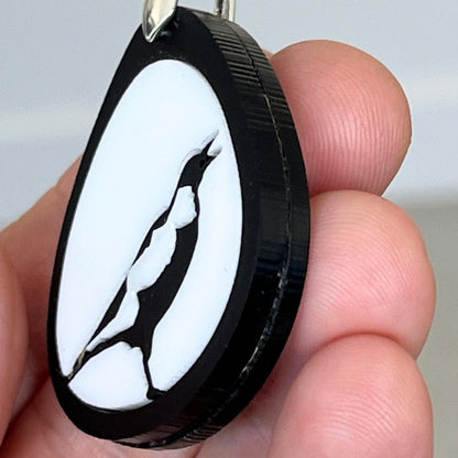 Black & White 'Magpie' Pendant (FREE Brooch)