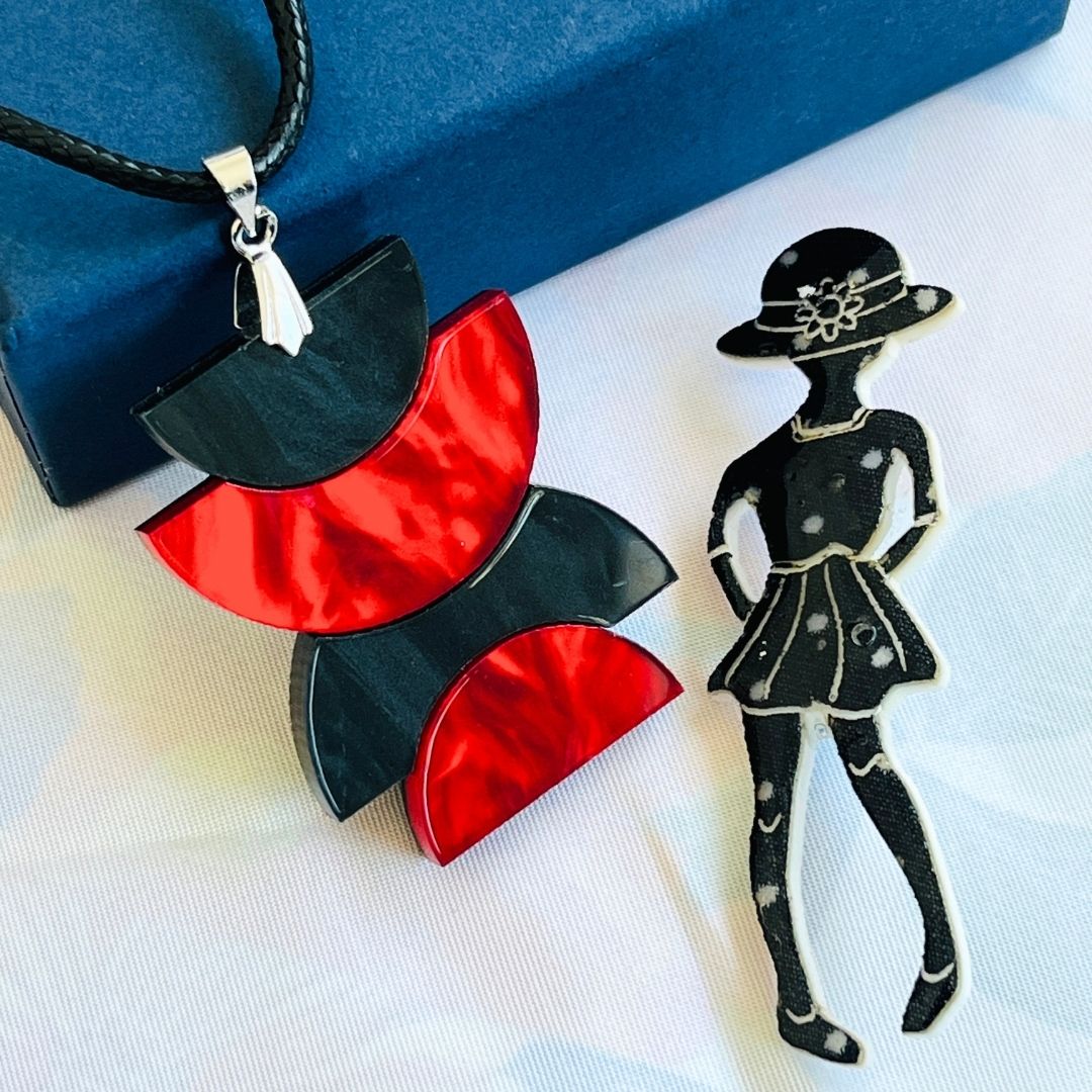 Red & Black 'Alma' Pendant (FREE Brooch)