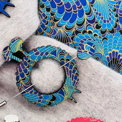 Knitting & Wool Scarf Pin (5 Colors)