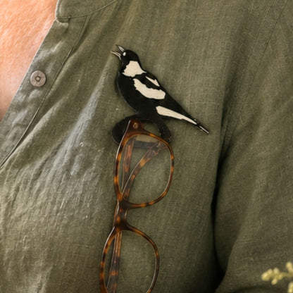 Magpie Glasses Brooch